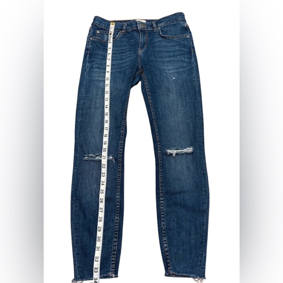 ZARA Premium Denim Collection, Distressed Blue Jeans, Size 6 - Picture 8 of 10